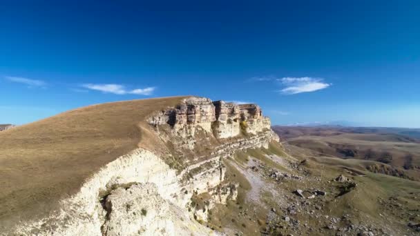 Náhorní Plošina Horách Severního Kavkazu Dron Natáčení Vysokých Útesů Hornatý — Stock video