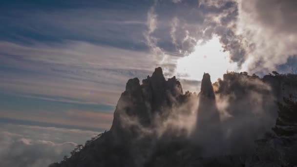 Monte Petri Península Crimeia Picos Montanha Nas Nuvens — Vídeo de Stock