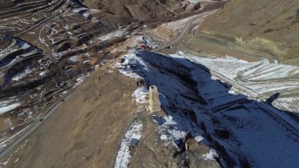 Una Vecchia Torre Una Gola Montagna Paesaggio Del Caucaso Settentrionale — Video Stock