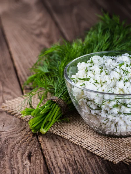 Ev yapımı ot lor kase (yakın çekim shot) vintage üzerinde ahşap bac
