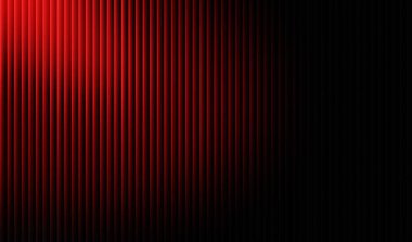 Koyu bir arkaplan sol tarafta canlı kırmızı bir gradyan, sağ tarafta siyaha dönüşüyor, dikey çizgi dokusuna sahip, dengesiz ve yoğun bir görsel etki yaratıyor..