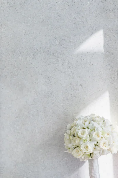 화이트 장미 꽃다발 — 스톡 사진