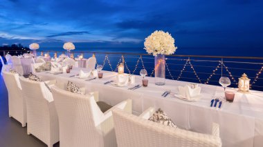 romantik bir akşam yemeği Kur