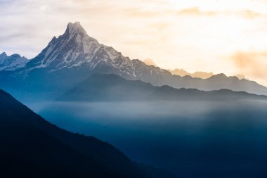 Machhapuchhare tepe, Nepal.
