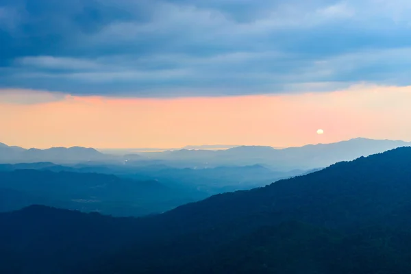 Camadas de alta montanha — Fotografia de Stock