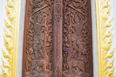 ahşap oyma kapısı