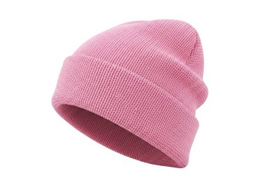 Düz beyaz bir arka planda sergilenen, katlanmış bir kol düğmesi ve kambur bir uyumu olan, muhtemelen pamuk ya da akrilikten yapılmış pembe bir bere.