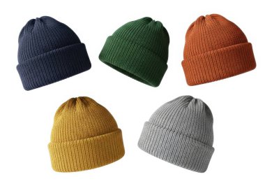 Bu resim, lacivert, yeşil, turuncu, sarı ve gri olmak üzere çeşitli renklerde beş örgü takke içerir. Düz beyaz arka planda iki sıra halinde diziliyorlar. Tespihler tırtıklı örgü kumaştan yapılmış gibi görünüyor ve günlük kıyafetleri var.