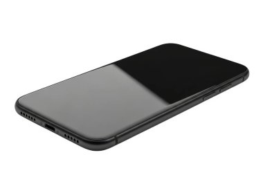 Beyaz arka planda yansıtıcı ekranı olan siyah bir akıllı telefon. Telefon, ekran yansıtan ışıkla bir açıda konumlandırılmış..