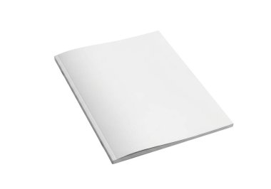 Bu resim, iki çift katman oluşturmak için bir kez katlanmış tek ve pürüzsüz bir beyaz kağıdı gösteriyor. Kenarları pürüzsüz ve temiz görünüyor, ve kağıdın düzgün, lekesiz bir yüzeyi var, bu da yeni ve kullanılmamış olduğunu gösteriyor. Katlama merkezde, kağıdı veriyor.