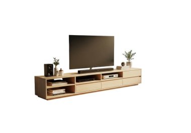 Bu görüntüde, merkezde düz ekran bir televizyonun yer aldığı parlak, açık renkli ahşap bir TV standı yer alıyor. Stantta TV 'nin altındaki raflarda küçük saksı bitkileri gibi dekoratif eşyalar var.