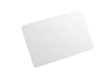 Bu resim boş, düz yüzeyli, yuvarlak köşeli, yatay olarak yerleştirilmiş beyaz bir kart gösteriyor. Kart plastik ya da benzeri bir maddeden yapılmış gibi görünüyor ve tarafsız, açık renkli bir arkaplana göre ayarlanmış, böylece temiz ve minimalist oluyor.