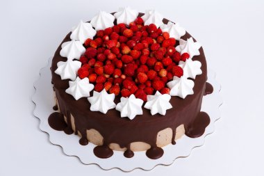 taze yaban çileği ile lezzetli pasta