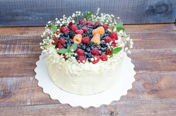 Düğün krem peynir kek çilek ile