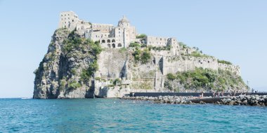 Ischia Aragonca kale görünümü