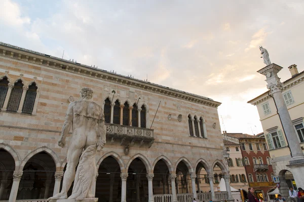 Detalhes do centro histórico de Udine — Fotografia de Stock