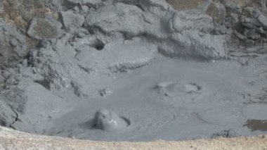 Bir mudpot Hverir jeotermal bölgesi, içinde köpüren çamur