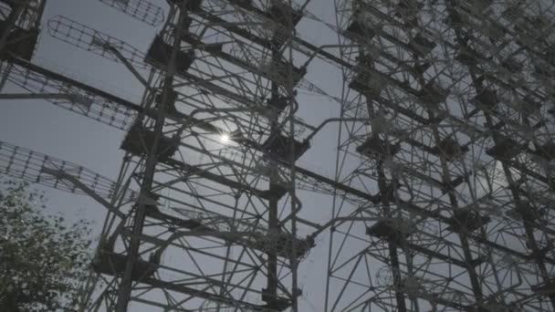Czarnobyl Ślady Kamer Wzdłuż Radaru Duga Ujawniające Słońce — Wideo stockowe