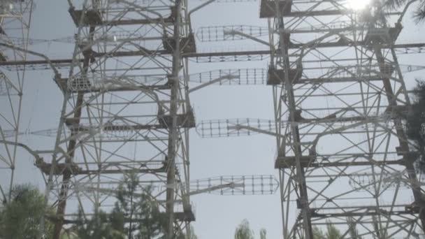 Inclinación Rápida Estación Radar Duga Chernobyl Ucrania Estructura Está Iluminada — Vídeos de Stock