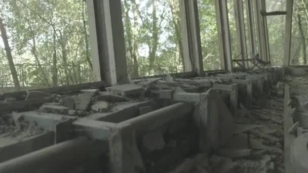 Kameran Stiger Upp Förfallna Ruinerna Pripyat Cafe Tjernobyl Ograderade Loggbilder — Stockvideo