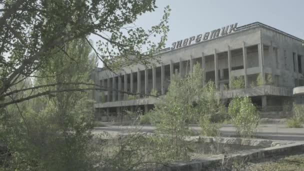 Nízký Široký Záběr Palác Kultury Pripyat Černobyl Nezařazený Záznam Záznamu — Stock video