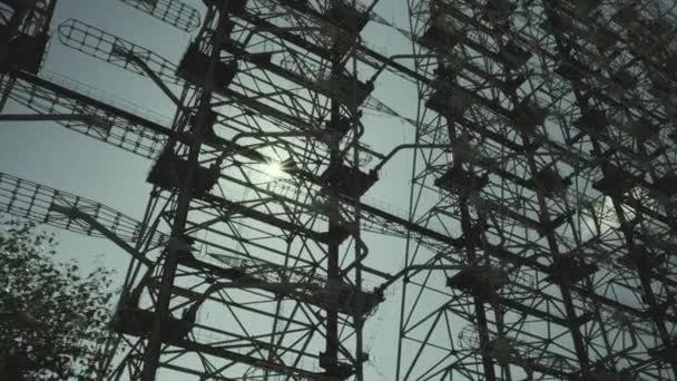 Чорнобиль Камери Вздовж Радіолокаційної Станції Дуга Показують Сонце — стокове відео