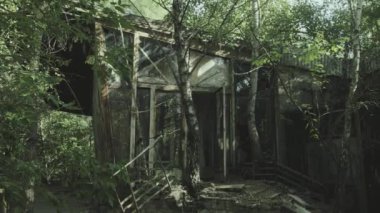 Çernobil Dereceli Seyir Defteri 'ndeki terk edilmiş Pripyat Kafe' nin ön girişinin statik klibi.