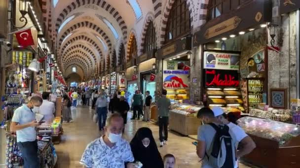 Amplo Clipe Elevado Pessoas Mercado Especiarias Istambul Tiro Durante Pandemia — Vídeo de Stock