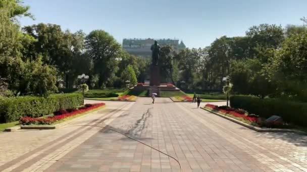 Širokoúhlý Záběr Ševčenkovy Památky Parku Centru Kyjeva Shot Warm Autumn — Stock video