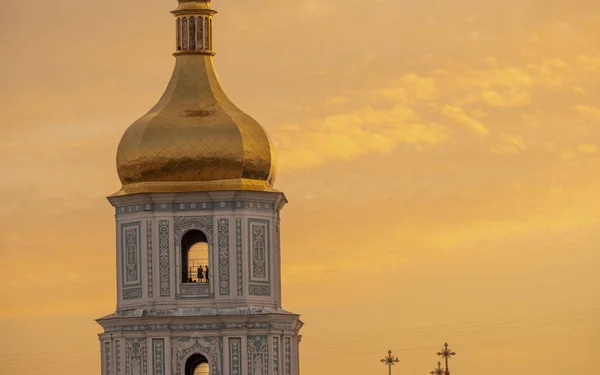 Spire Della Cattedrale Sofia Tramonto Kiev Due Persone Sono Cima — Foto Stock