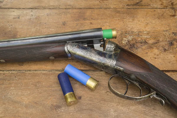 Antika av silahı ile avcılık cartrdges
