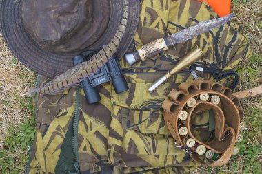Doğal arkaplan görünümünde avlanma ekipmanları