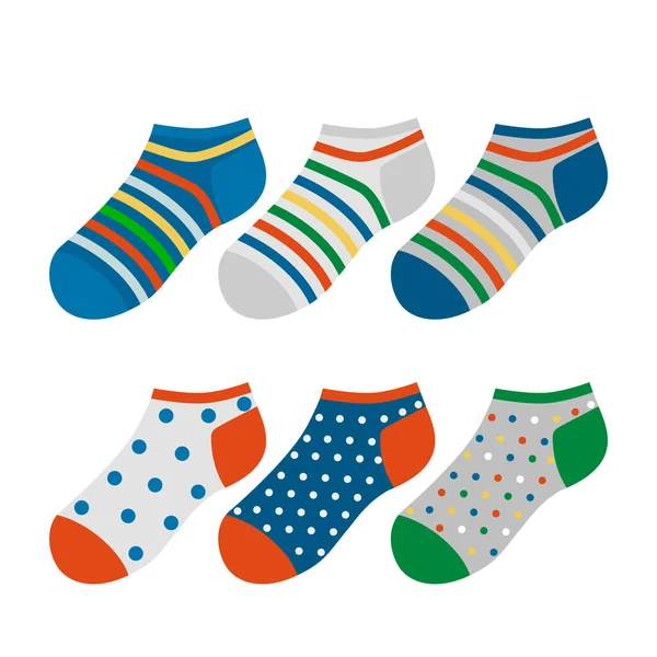 一套有各种图案和装饰品的彩色袜子 卡通片风格的童袜 在白色背景上孤立的向量图 — 图库矢量图片