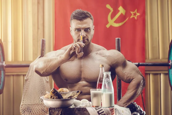 Ouderwetse Bodybuilder Doet Oefeningen Old School Gym Met Ussr Vlag — Stockfoto