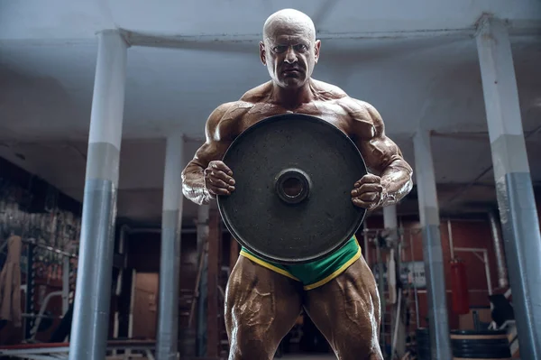 Antiguo Culturista Atleta Moda Haciendo Ejercicios Brazo Gimnasio Brutal Calvo —  Fotos de Stock