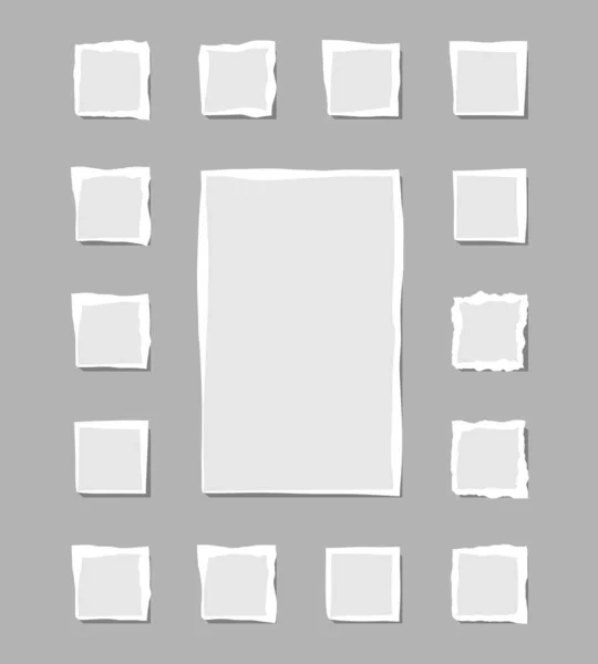 Conjunto de nota blanca rota. Raspaduras de papel desgarrado de varias formas aisladas sobre fondo gris. Ilustración vectorial. — Archivo Imágenes Vectoriales