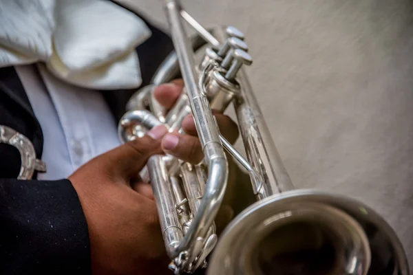 Selektywny fokus strzał Mariachi trębacz — Zdjęcie stockowe