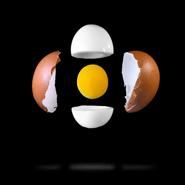 Вареное яйцо в разрезе — стоковое фото
