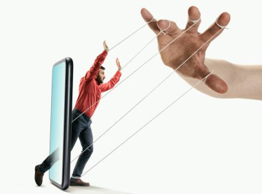 Flüt çalmayı kes! Kavram. Araçlar tam zihin kontrolüne sahiptir.