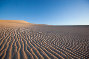 Sand Dune alan üzerinde dalgaların