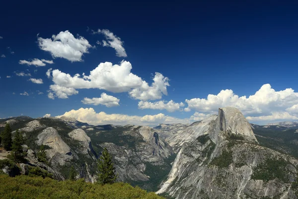 Een prachtig uitzicht in Yosemite Nationaal Park — Stockfoto