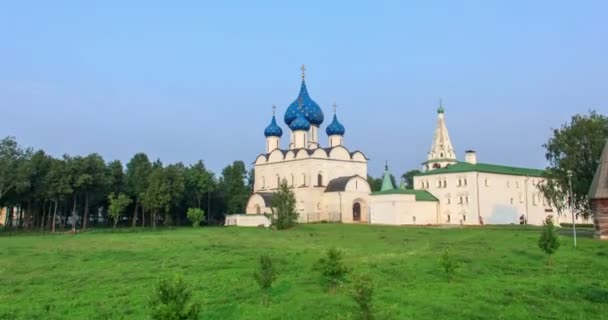 Katedra w Suzdal Kremla. Rosja. Upływ czasu — Wideo stockowe