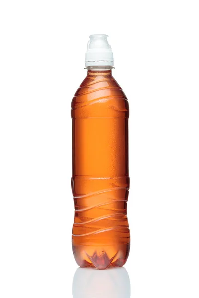 一壶含有褐色液体和露水的等量能量饮料 白色背景的运动饮料 — 图库照片