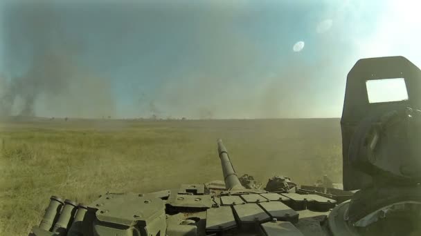 Battle tank riding and firing POV, POVD — Stock Video
