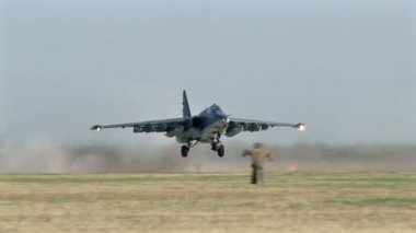 Rus askeri uçaklar Su-25 çıkar