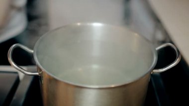 Kaynar su tavada orta atış