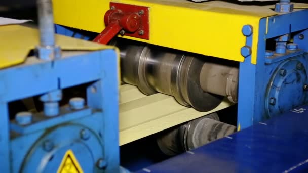 Close up shot heavy factory machine tool at work — Stock Video