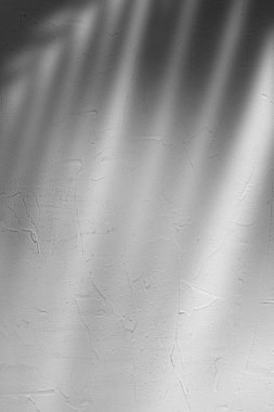 Gölge dokulu gri beton duvar