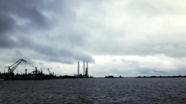 yağmur bulutları deniz bağlantı noktası üzerinden hareketin