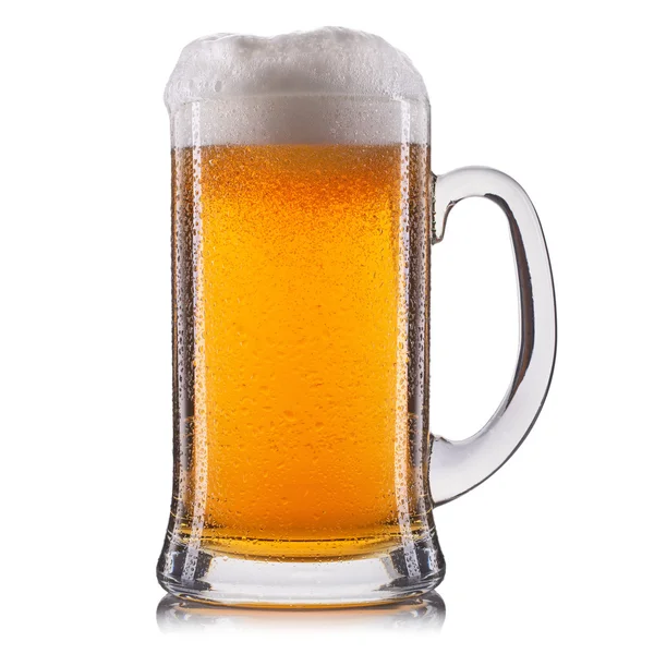 白い背景で隔離のライトビールの冷ややかなガラス — ストック写真